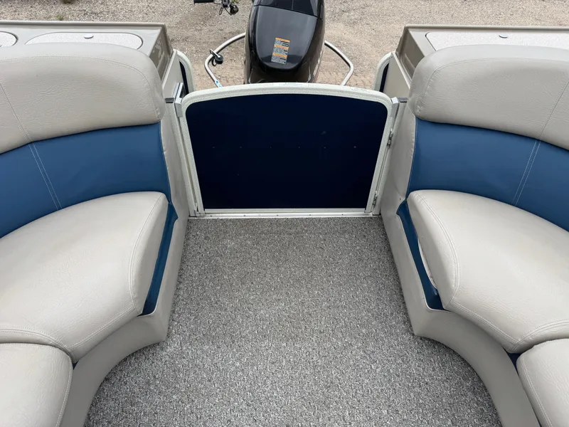 Slide: The Image of Premier 250 Intrigue Pontoon with 140HP Suzuki Fourstroke EFI 2013 - 55