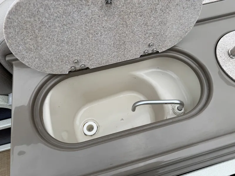 Slide: The Image of Premier 250 Intrigue Pontoon with 140HP Suzuki Fourstroke EFI 2013 - 59