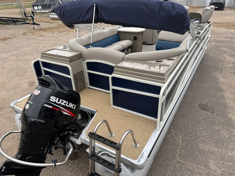 Slide: The Image of Premier 250 Intrigue Pontoon with 140HP Suzuki Fourstroke EFI 2013 - 6