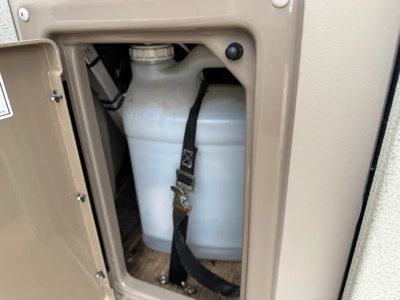 Slide: The Image of Premier 250 Intrigue Pontoon with 140HP Suzuki Fourstroke EFI 2013 - 62