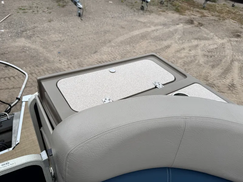 Slide: The Image of Premier 250 Intrigue Pontoon with 140HP Suzuki Fourstroke EFI 2013 - 65