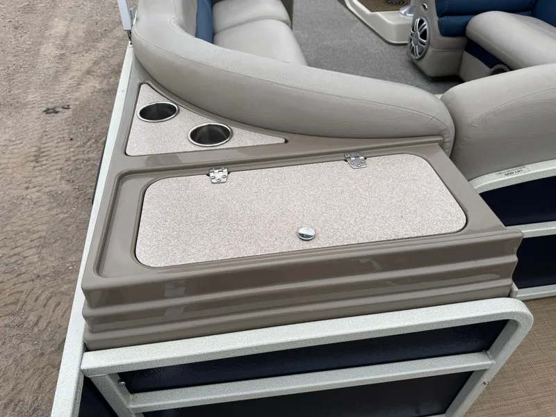 Slide: The Image of Premier 250 Intrigue Pontoon with 140HP Suzuki Fourstroke EFI 2013 - 66