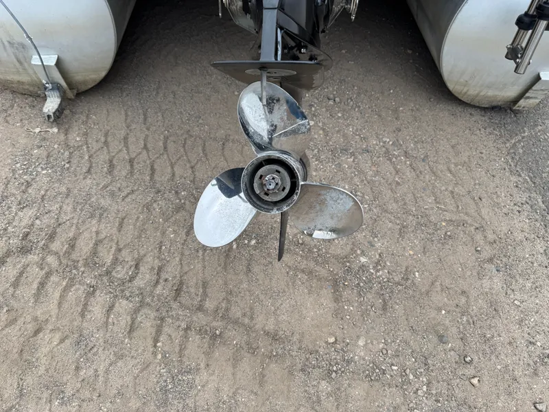 Slide: The Image of Premier 250 Intrigue Pontoon with 140HP Suzuki Fourstroke EFI 2013 - 71