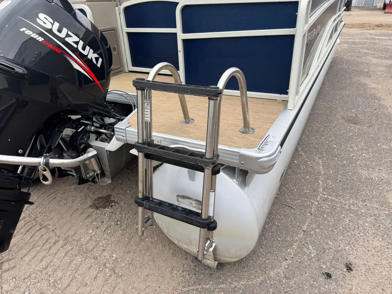 Slide: The Image of Premier 250 Intrigue Pontoon with 140HP Suzuki Fourstroke EFI 2013 - 73