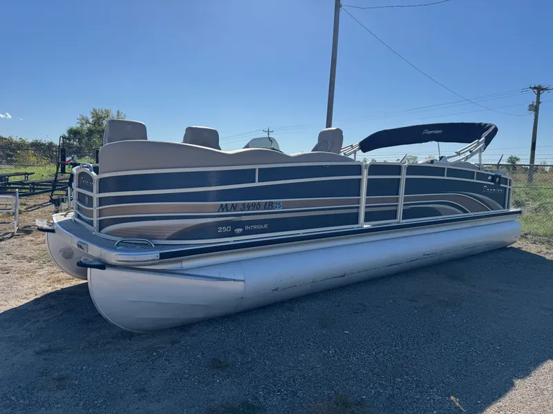 Slide: The Image of Premier 250 Intrigue Pontoon with 140HP Suzuki Fourstroke EFI 2013 - 76