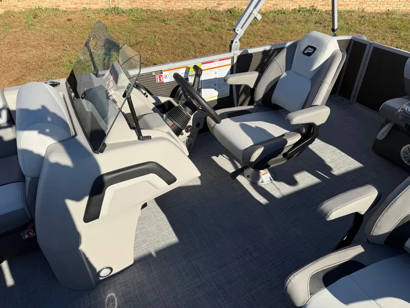 Slide: The Image of Princecraft Vectra 21 RL 2026 - 11