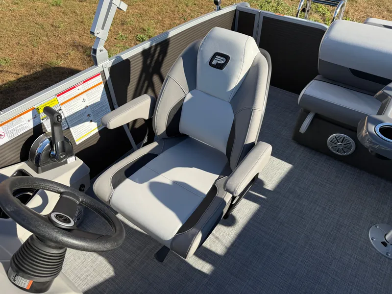 Slide: The Image of Princecraft Vectra 21 RL 2026 - 12