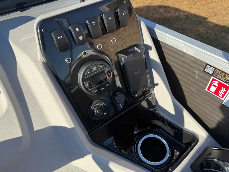 Slide: The Image of Princecraft Vectra 21 RL 2026 - 15