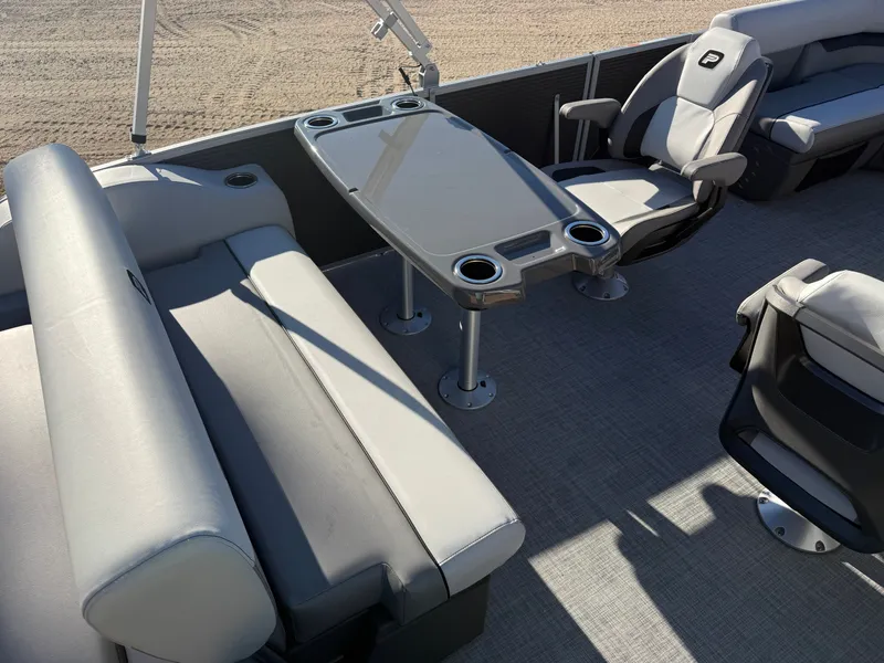 Slide: The Image of Princecraft Vectra 21 RL 2026 - 17