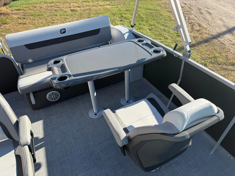 Slide: The Image of Princecraft Vectra 21 RL 2026 - 18