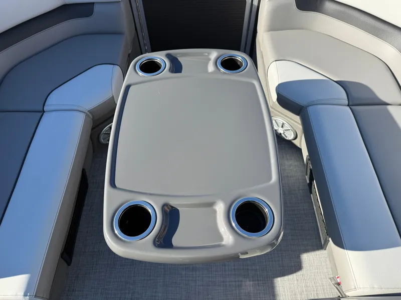 Slide: The Image of Princecraft Vectra 21 RL 2026 - 24