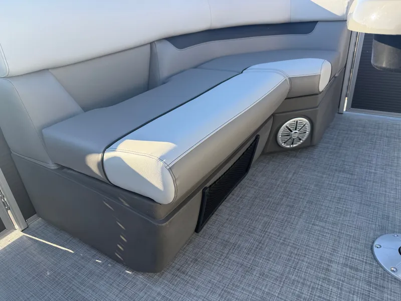 Slide: The Image of Princecraft Vectra 21 RL 2026 - 25