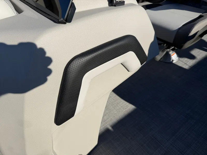 Slide: The Image of Princecraft Vectra 21 RL 2026 - 26