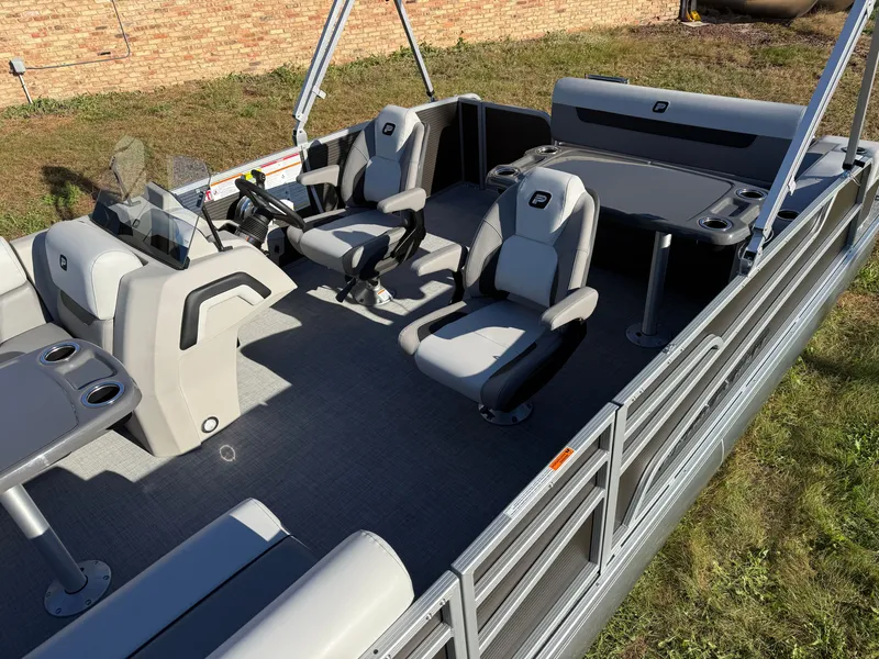 Slide: The Image of Princecraft Vectra 21 RL 2026 - 3