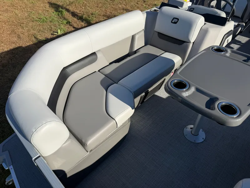 Slide: The Image of Princecraft Vectra 21 RL 2026 - 8