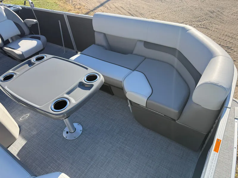 Slide: The Image of Princecraft Vectra 21 RL 2026 - 9