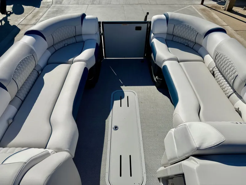 Slide: The Image of Avalon 25' Excalibur LTD Flex Lounge w/ 400HP Mercury! 2026 - 17