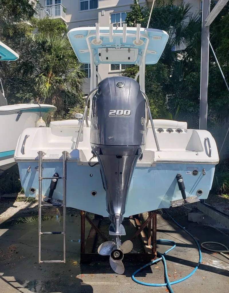 Slide: The Image of Sea Hunt Ultra 211 2018 - 10