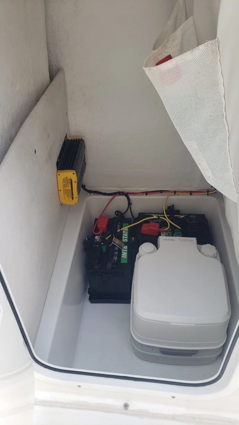 Slide: The Image of Sea Hunt Ultra 211 2018 - 16