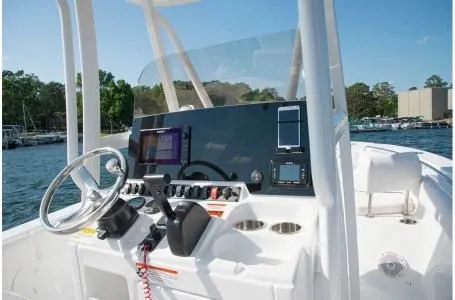 Slide: The Image of Sea Hunt Ultra 211 2018 - 6