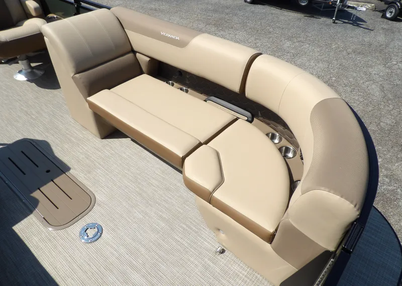 Slide: The Image of Veranda VR235RC XL 2026 - 12