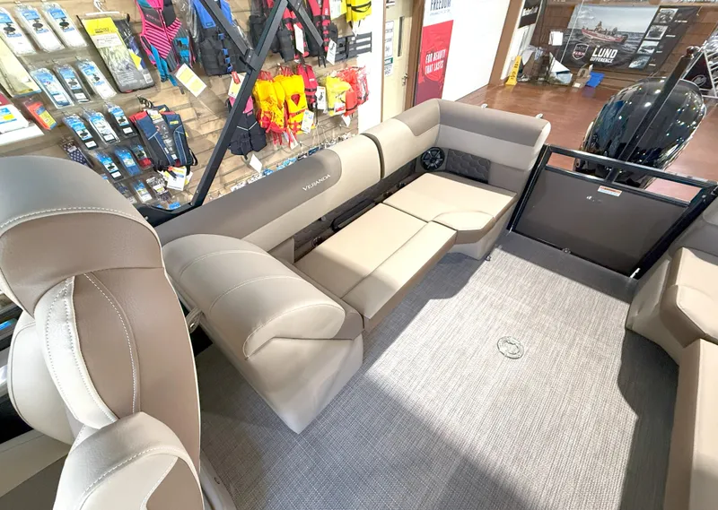 Slide: The Image of Veranda VR235RC XL 2026 - 10