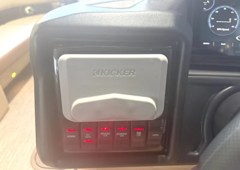 Slide: The Image of Veranda VR235RC XL 2026 - 12