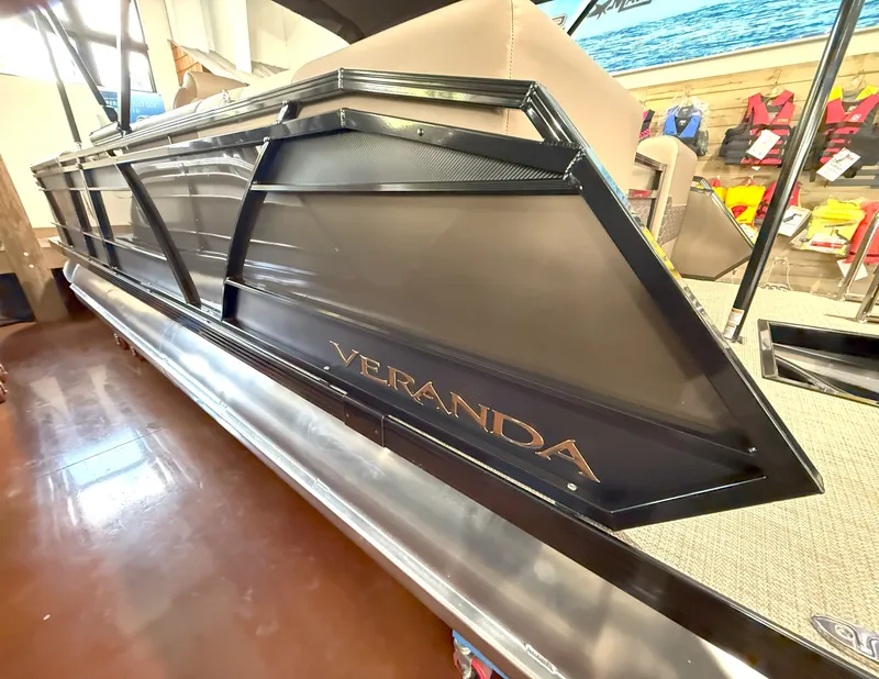 Slide: The Image of Veranda VR235RC XL 2026 - 16