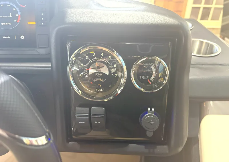 Slide: The Image of Veranda VR235RC XL 2026 - 2