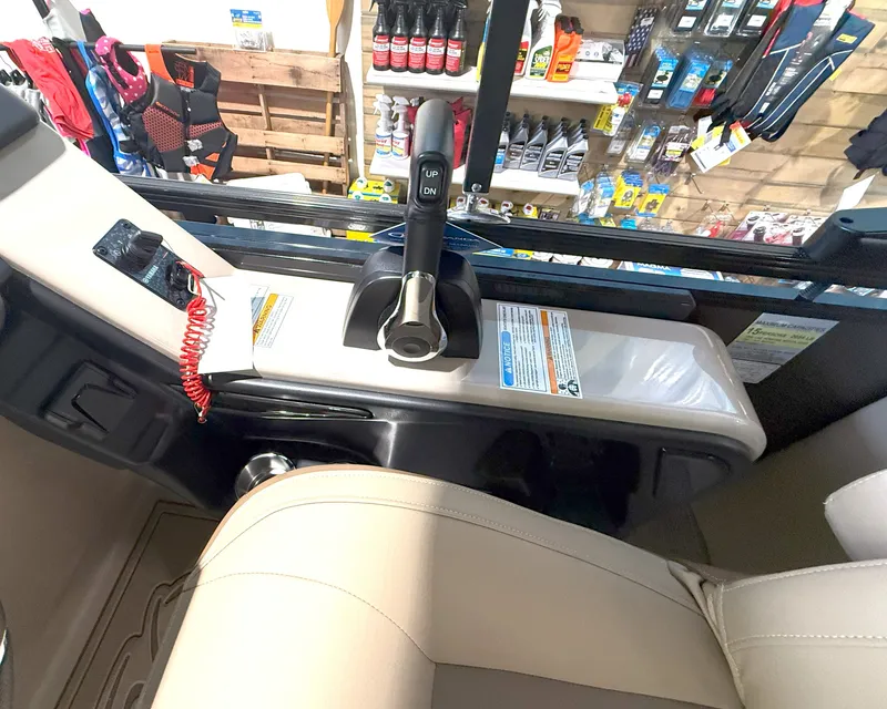 Slide: The Image of Veranda VR235RC XL 2026 - 20