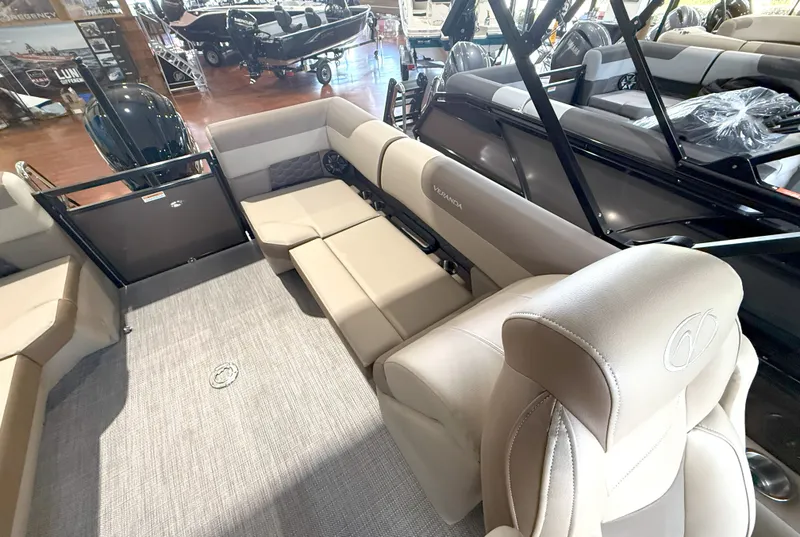 Slide: The Image of Veranda VR235RC XL 2026 - 21