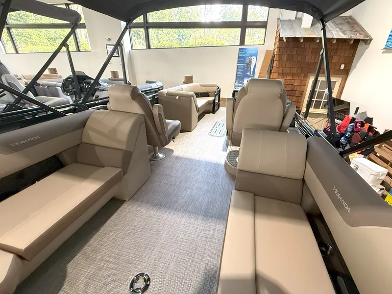 Slide: The Image of Veranda VR235RC XL 2026 - 8