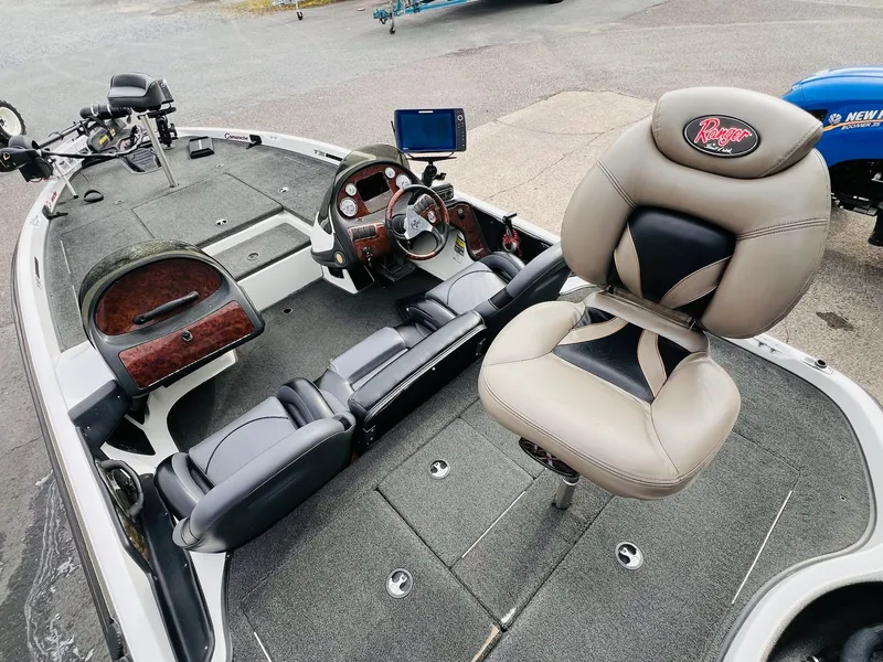 Slide: The Image of Ranger 519 VX 2006 - 24