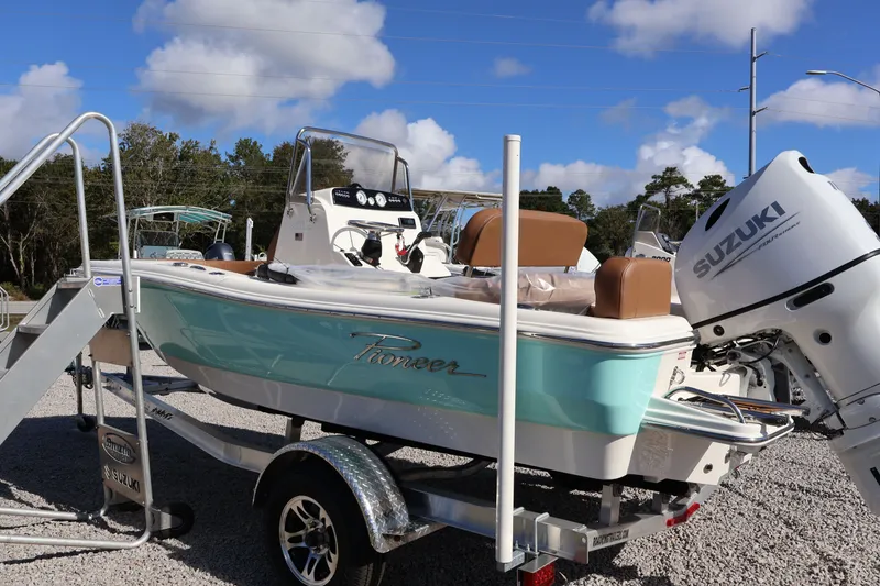 Slide: The Image of Pioneer 180 Islander 2026 - 12