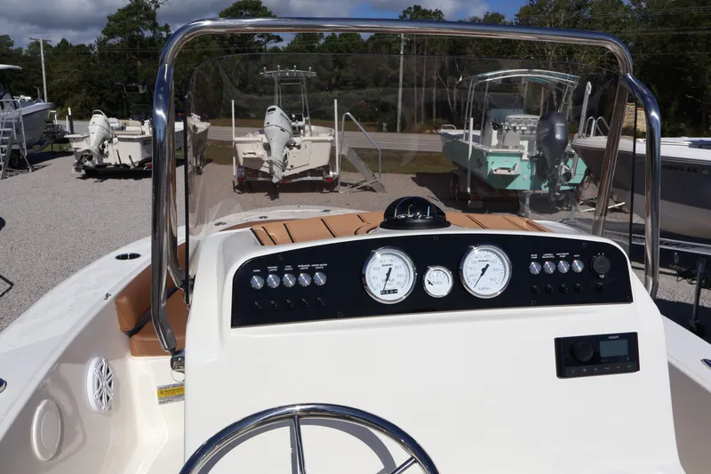 Slide: The Image of Pioneer 180 Islander 2026 - 17