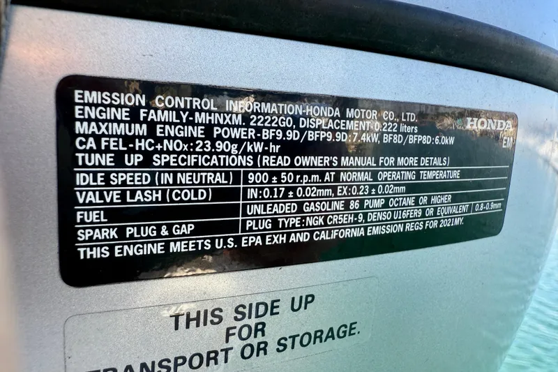 Slide: The Image of Catalina 425 (2020) engine emission control label with specifications and compliance details. - 77