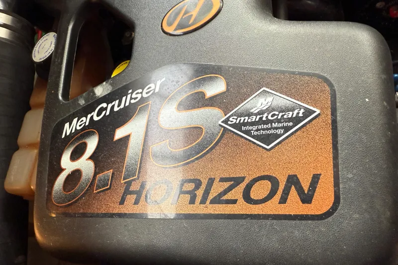 Slide: The Image of MerCruiser 8.1S Horizon engine with SmartCraft technology in 2003 Sea Ray 380 Sundancer. - 36