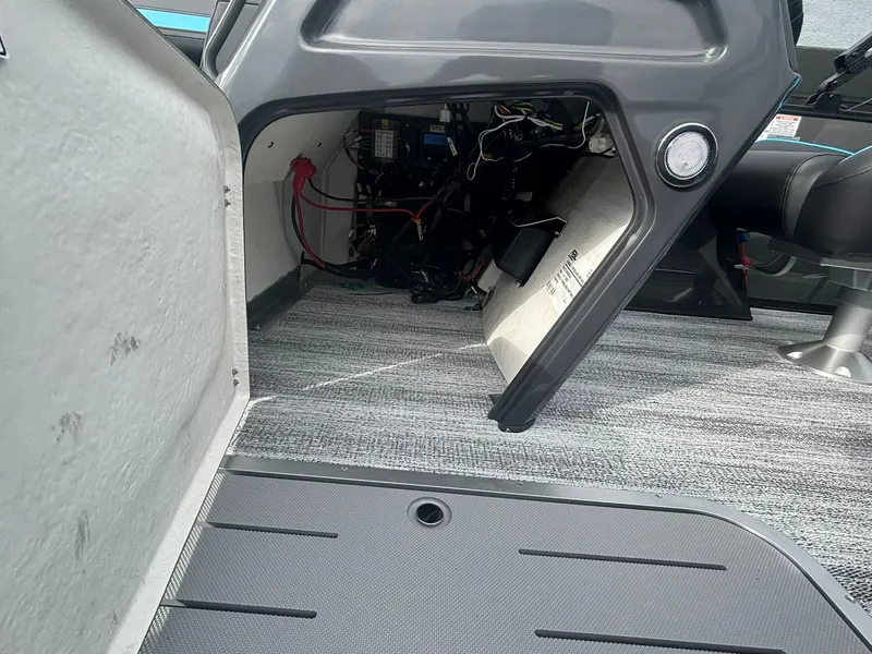 Slide: The Image of Bennington 22 SSB Sport 2026 - 23