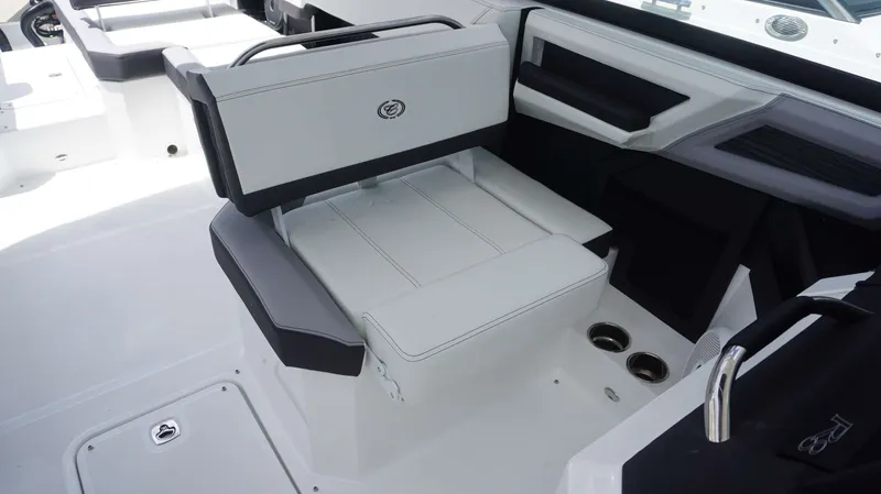 Slide: The Image of Cobalt R8 2023 - 10