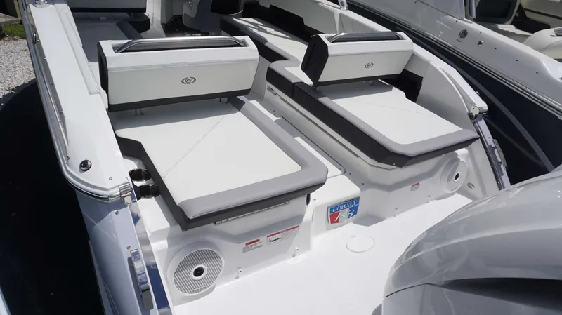 Slide: The Image of Cobalt R8 2023 - 12