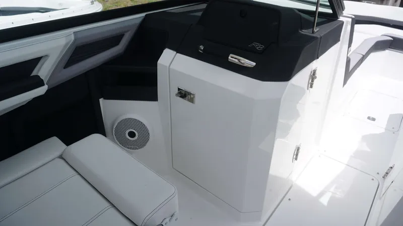 Slide: The Image of Cobalt R8 2023 - 15