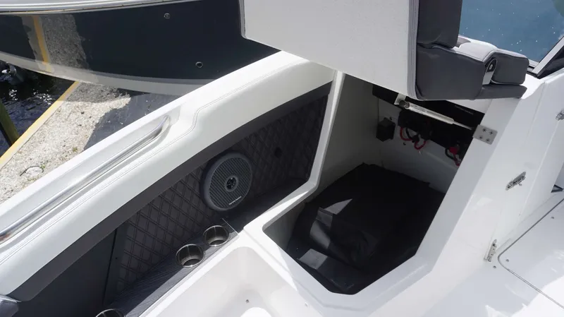 Slide: The Image of Cobalt R8 2023 - 17