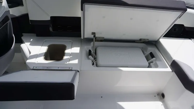 Slide: The Image of Cobalt R8 2023 - 20