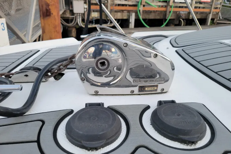 Slide: The Image of Close-up of a 1998 Bayliner 2858 Ciera Command Bridge boat deck equipment. - 41