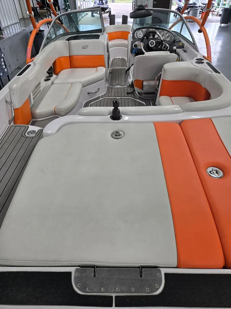 Slide: The Image of Nautique SV211 2007 - 10