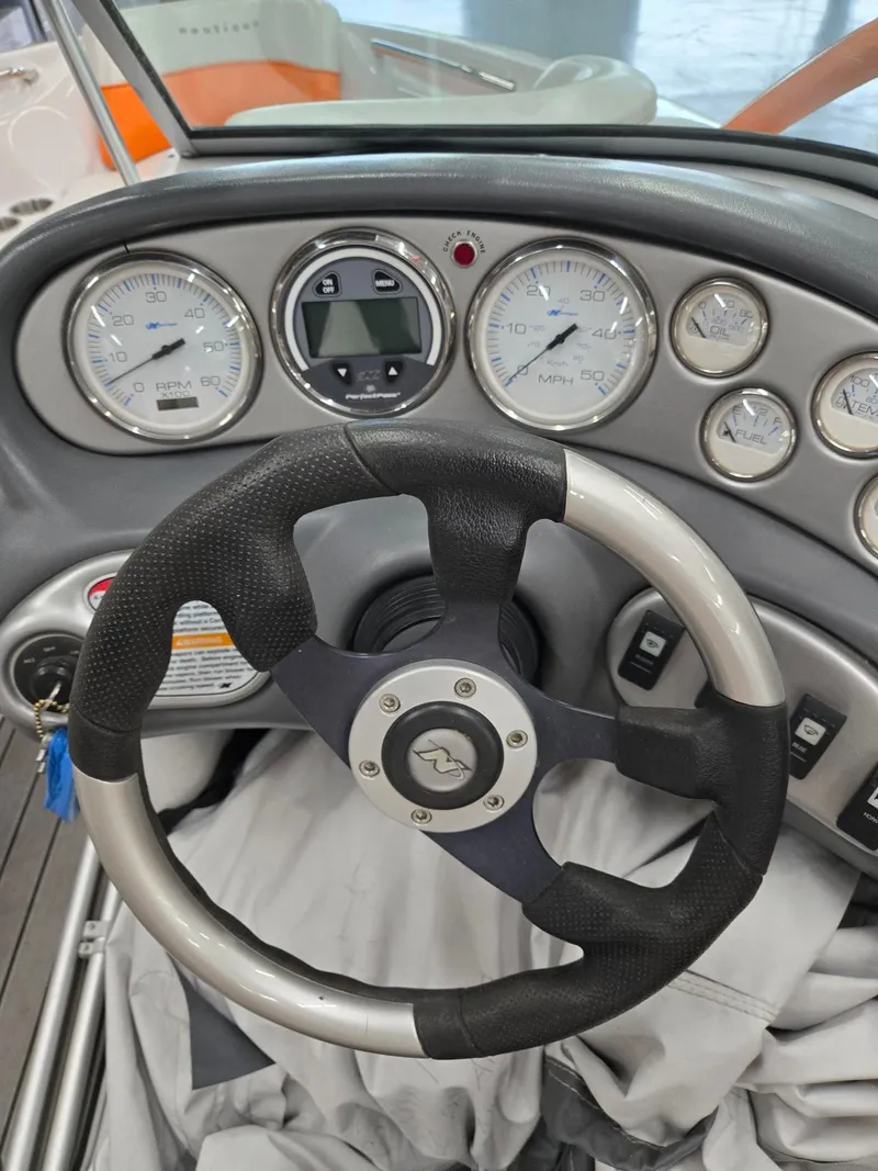 Slide: The Image of Nautique SV211 2007 - 28