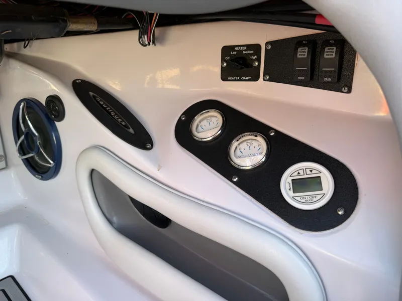 Slide: The Image of Nautique SV211 2007 - 31