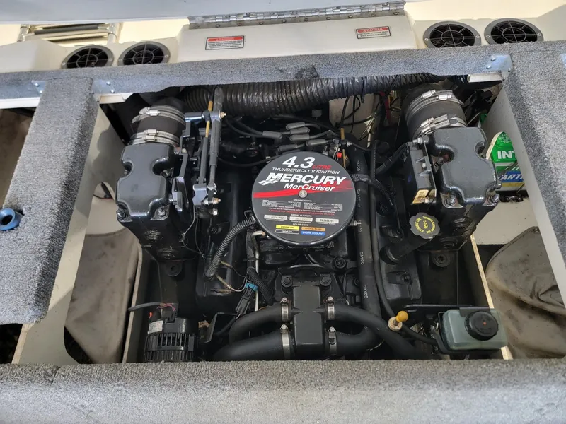 Slide: The Image of Sea Ray 182 Bow Rider 2001 - 12