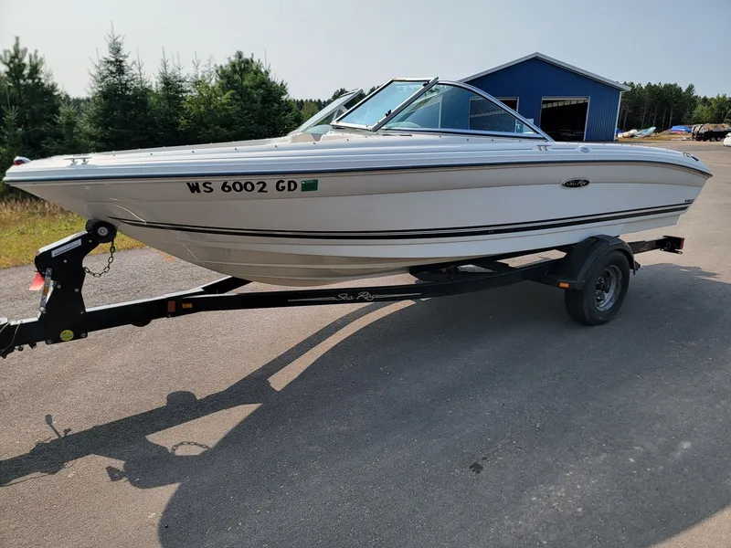 Slide: The Image of Sea Ray 182 Bow Rider 2001 - 3