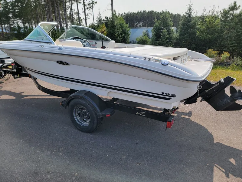 Slide: The Image of Sea Ray 182 Bow Rider 2001 - 4